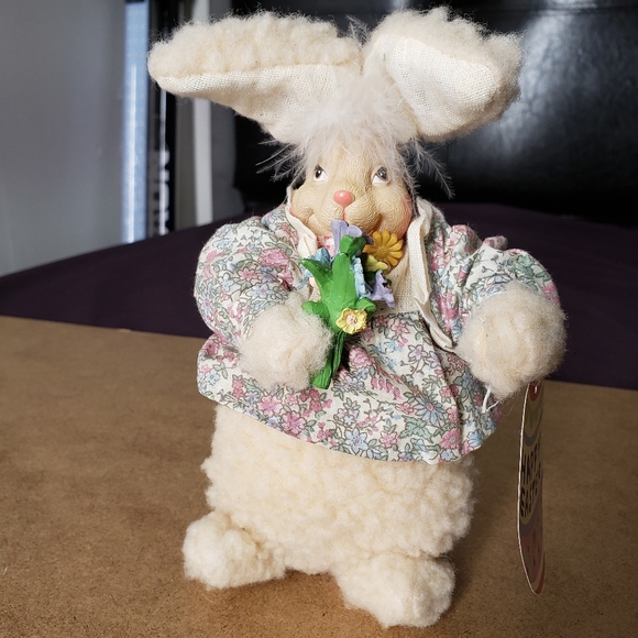 Vintage Easter Bunny Plush Sherpa Figurine - Picture 1 of 8
